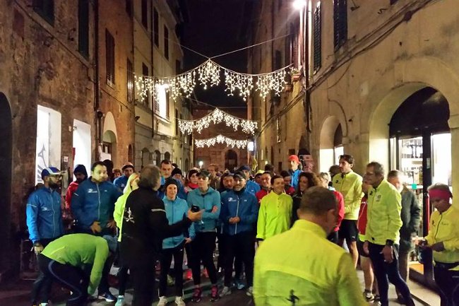 Con #SienaUrbanRunning oggi potete fare il giro degli alberi di #Natale della città! bit.ly/1RTsy9U