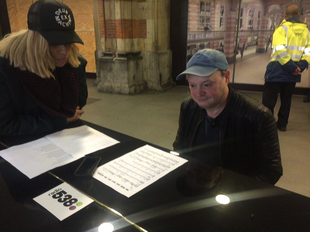 eversstaatop's tweet image. We schakelen zo over naar @GlennisGrace op Amsterdam Centraal! Zou de piano het weer doen? &amp;gt; 538.nl/live