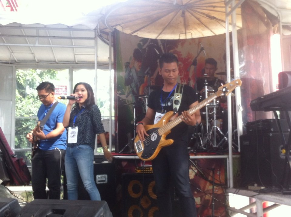 Fantasia band...!!! So strong!!! RnR!!!