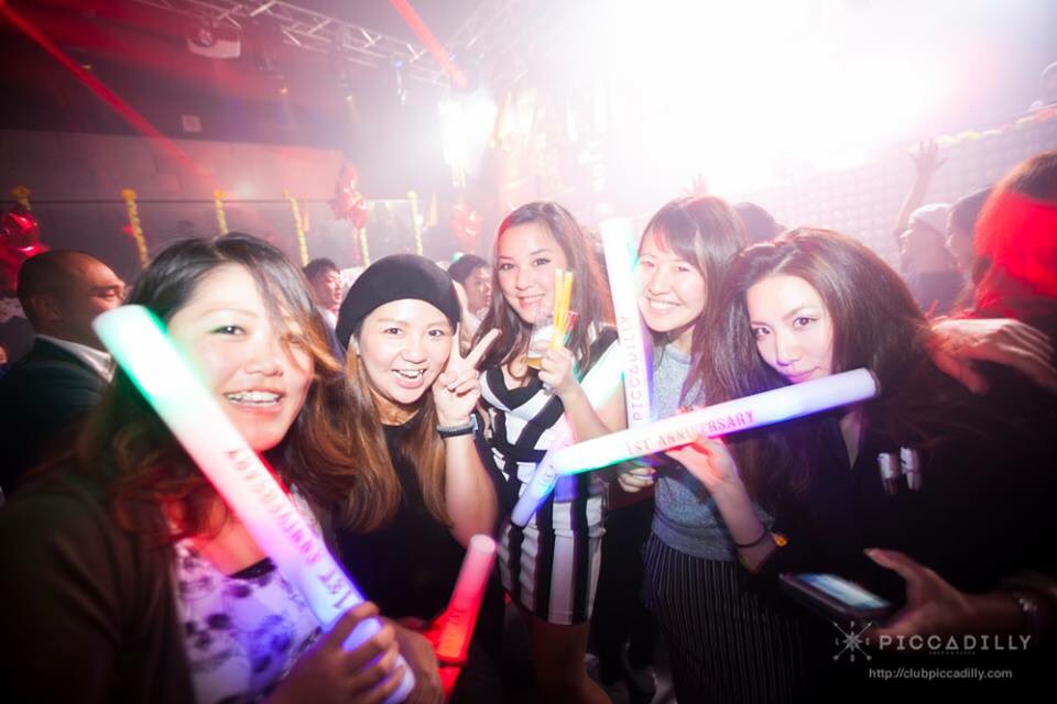 ORCA_KANSAI's tweet photo. 12/18金🌃
"Novel" @PCDLosaka
Guest ➡︎ DJ KANGO
盛り上がること間違いなしの明日はピカデリーに集合です🏃🏽🌟
女子大生は22時までのご入場で終日飲み放題🍶🍺🍻
#ORCAPCDL https://t.co/I3A9CUH8Do