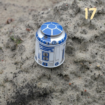PopTee's tweet photo. Zum heutigen Star Wars Release haben wir unsere Dose in R2D2 verwandelt. Mach's selbst: https://t.co/lFuqSDxbRy https://t.co/L5WIeGnDcr