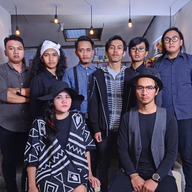 RT <a href="/RollingStoneINA/">Rolling Stone INA</a>: Grup Folk Bogor, Life Cicla, Meluncurkan Album Debut bit.ly/1YjYn0S "