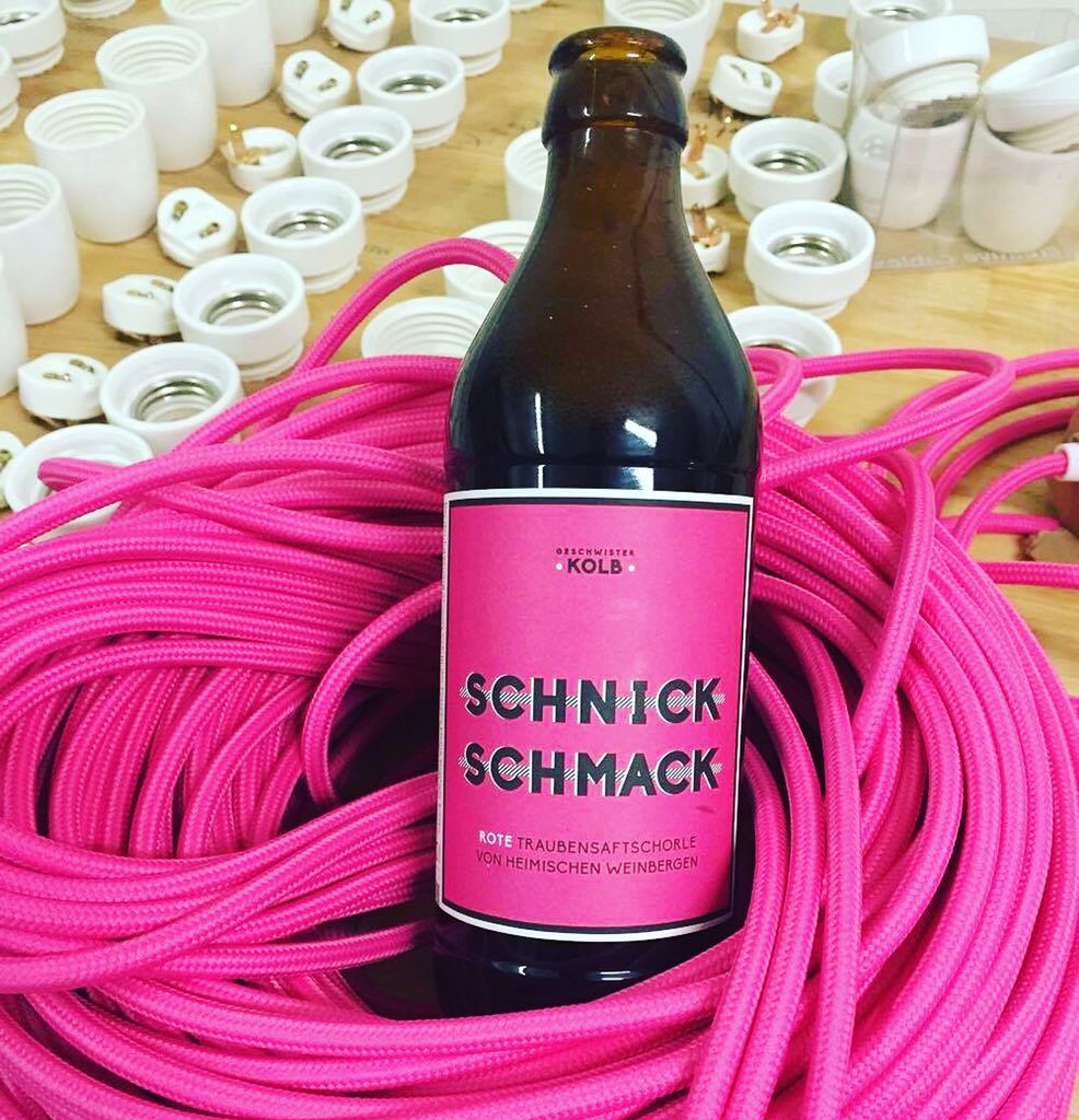 BRINGBOCK's tweet photo. Kräftige Farben an tristen Tagen! #SCHNICKSCHMACK bei #CREATIVCABELS... Der #BRINGBOCK liefert auf Abruf. https://t.co/WDvfAHJw8m