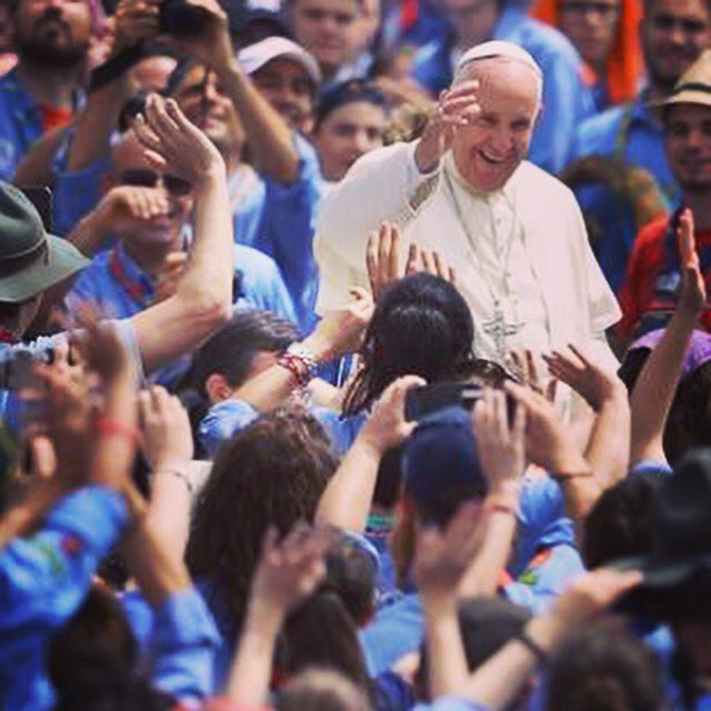guidonia2's tweet photo. Buon compleanno Santo Padre! Giovane fra i giovani! @Pontifex_it @webagescilazio @agesci #compleanno #happyBDay https://t.co/8hg2YhP0Gr
