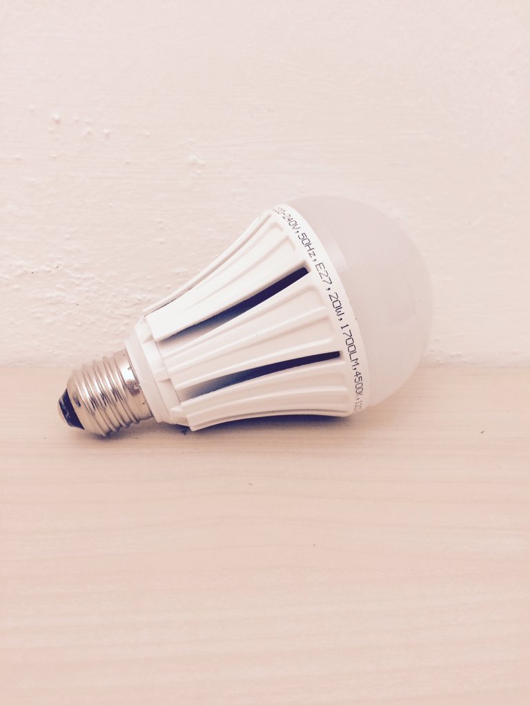 LedonArchi's tweet photo. Oggi in offerta lampada da 20w disponibile sia colore giallo che bianco! #led #luceled #relamping #ledon https://t.co/6JY3D1Vcs6