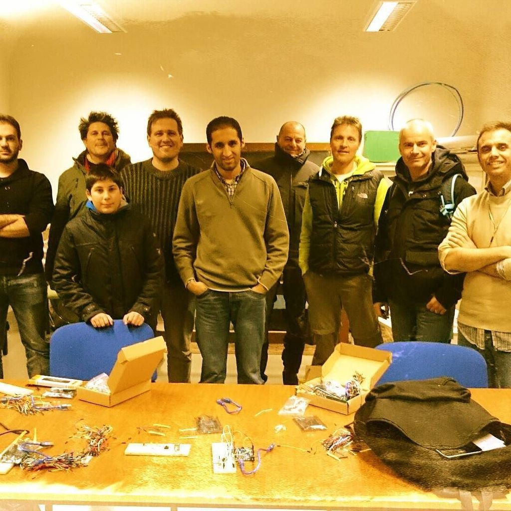 insta_arduino's tweet image. ift.tt/1RTCiBd - Makers alle prese con #arduino #wedofablab #bellinzagonovarese … ift.tt/1NyOamH