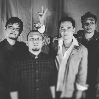 Kesibukan masing2 membuat The Tones memutuskan utk bubar. Terimakasih seluruh pihak atas support nya. We love you.