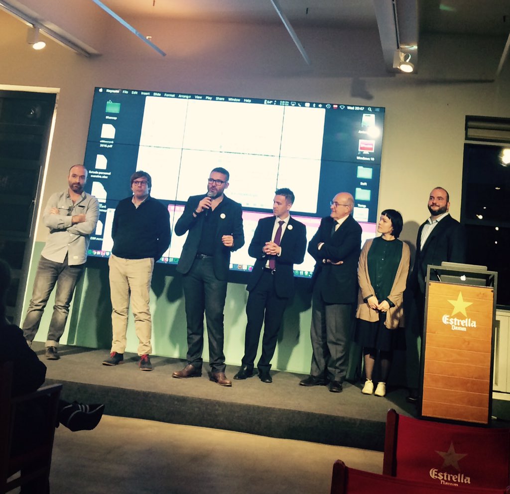 bcnentrepreneur's tweet photo. Encantados de cerrar el 2015 con el #BLEandFashion +250 asistentes, 6 ponentes, 9 elevator pitch y 4 diseñadores https://t.co/S3qC94Y6QH