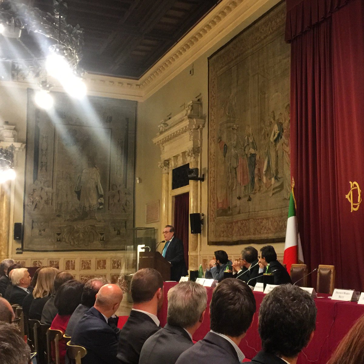 NRComunicareVino tweet media