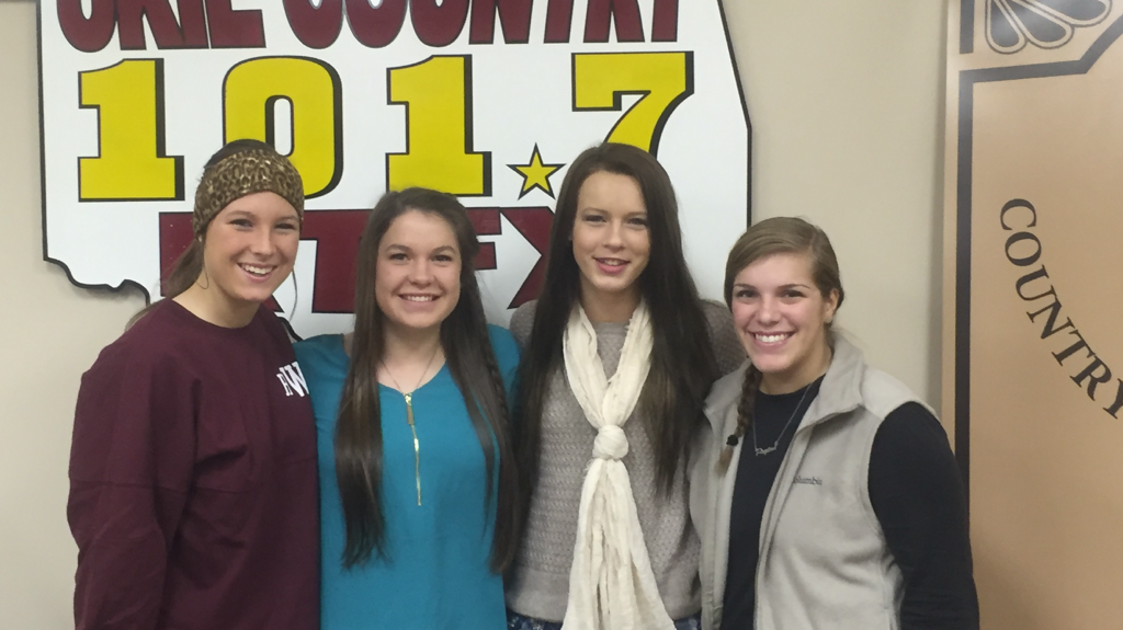 WarnerHighSchoo's tweet photo. tune in 8:45am https://t.co/kQ4d4ZbUYC to hear all the great things happening at Warner! #smalltownBigDreams https://t.co/0xdv7VqKuA