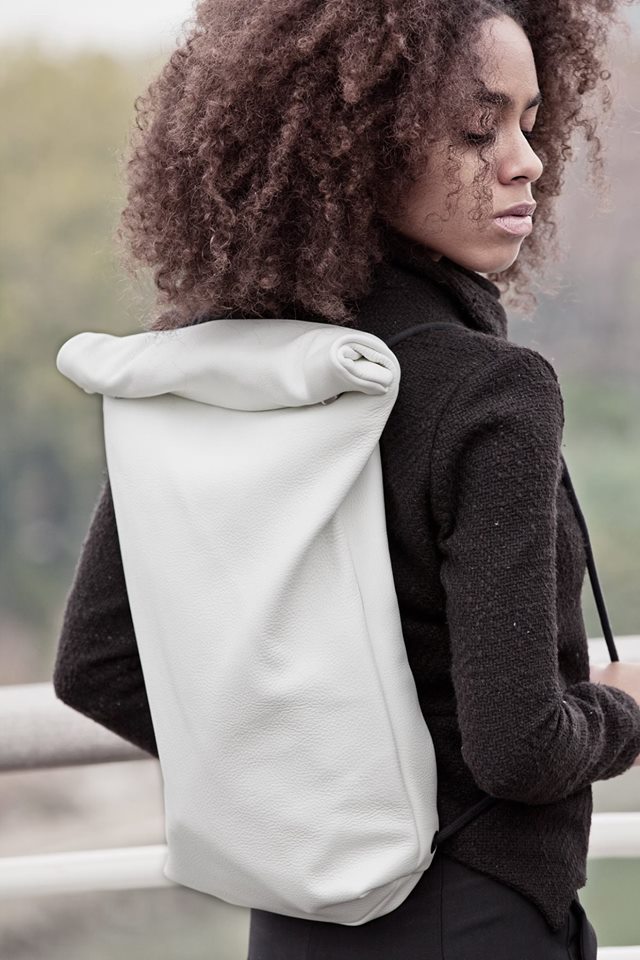 cinzia_rossi's tweet photo. #urban #leather #backpack #white #mediumgrey #petrolblue #blackstripe #handcrafted #cinziarossi #madeinitaly https://t.co/xS8jgegUxk