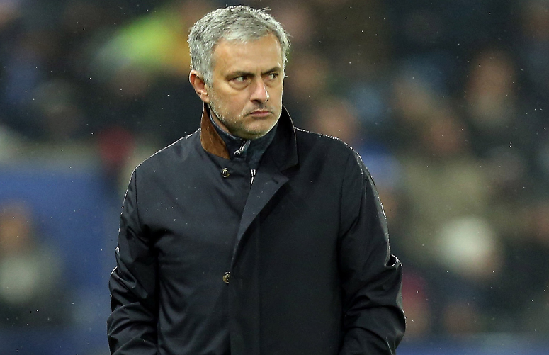 MirrorFootball's tweet photo. Chelsea SACK Jose Mourinho just seven months after winning Premier League title https://t.co/konXlwNW30 https://t.co/LJYSl94rIX