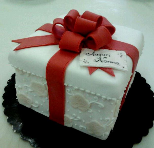 simocakedesign's tweet image. cosa ci sarà in valigia? @silvia_patelli @Fork_e_Valigia facebook.com/pasticceria-La…