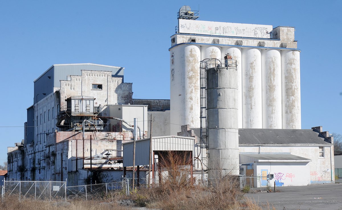 jcpressbaker's tweet photo. Chamber CEO confirms sole negotiations for #ModelMill with Joe Baker. https://t.co/UzSnQkYwR2 | https://t.co/FUOAJKJ0Cu