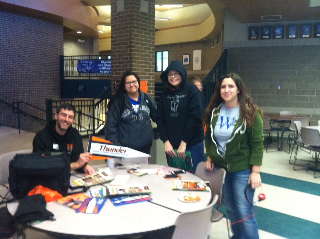fondytweets's tweet photo. RT DRGuidanceDept: DeerRiverISD317 students learning about fond du lac ctc! #collegebound #WarriorWay317 #WarriorP… https://t.co/6qYVSoTn9f