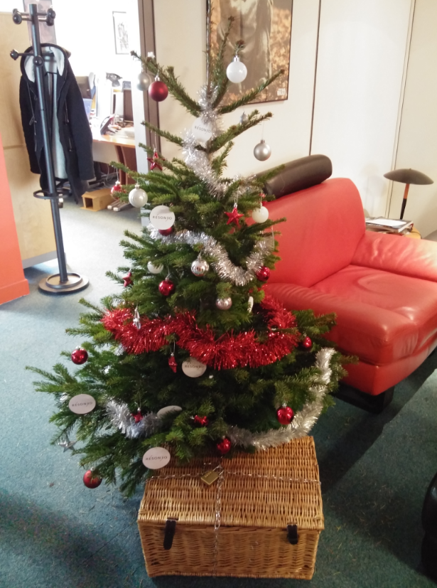 resoneo's tweet photo. Merci à @BingAds pour le cadeau de Noël à la team acquisition de @Resoneo !
#resoneo #TeamAcquisition #Noël https://t.co/XmtNUiyPfG