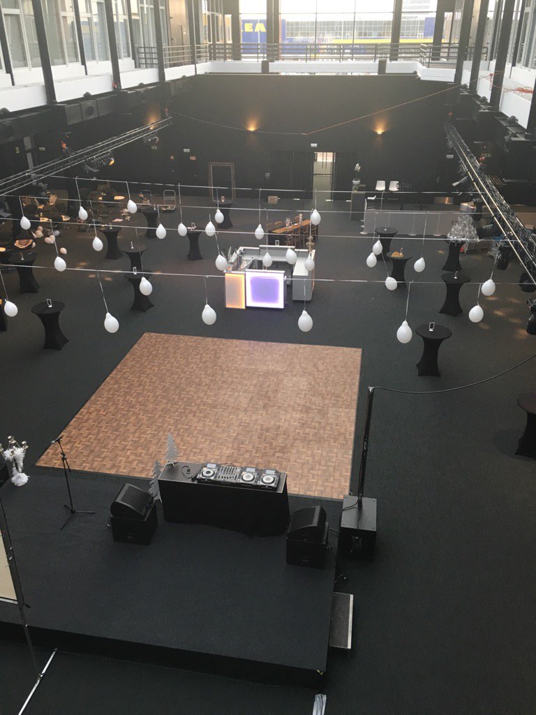 easyfairsbe's tweet photo. Are you ready for the Christmas Party tonight @flandersexpo? We can't wait to put our dancing shoes onππΌ #aeparty https://t.co/aoW5Elx5P1