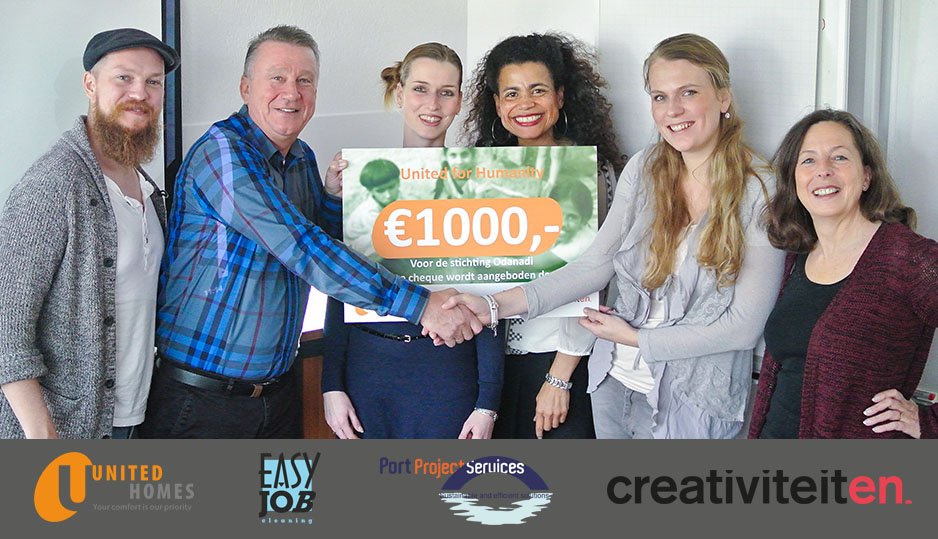 PortProjectServ's tweet image. Vanuit @IUGUnitedGroup,@creativiteiten,@Easyjob_kantoor,#PortProjectServ mooie cheque overhandigd aan @Odanadi_NL