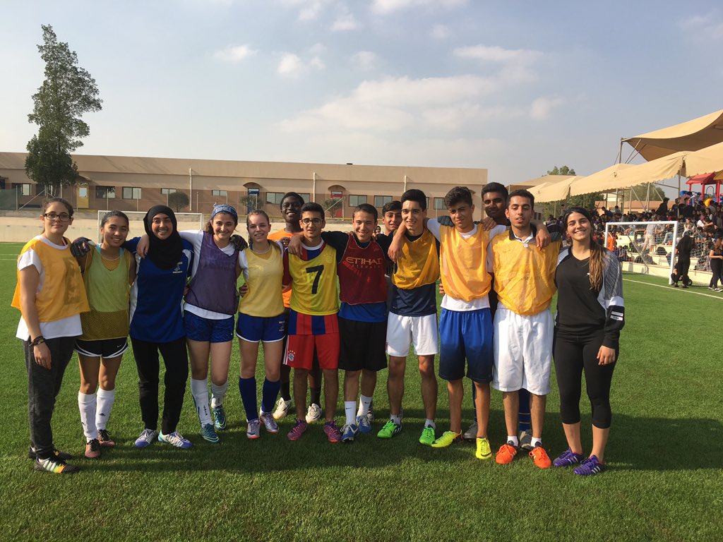 ISGASD's tweet photo. #Scorpions students versus teachers friendly game. #mojo #soccer #isgdhs @isgDHSprincipal @ISGDistrict https://t.co/80AuKw9rh6
