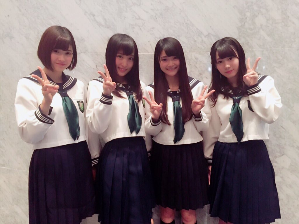 制服のマネキン』欅坂46のセーラー服のスカーフに用いられたBottle