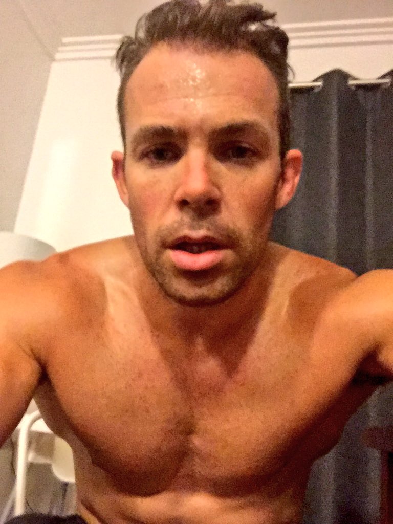 jezza4all's tweet photo. Post #therobardsmethod Level 4 TRMRings + Grade 1 Exam face. I'm half dead but on to Grade 2! #passed @MrTimRobards https://t.co/14Tiw8FDZw