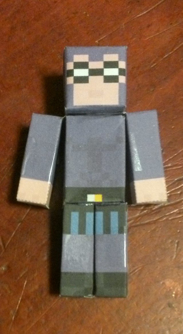 AussieComicGeek's tweet photo. My Minecraft skin has come to life :P #ThePhantom #Minecraft @_GhostWhoWalks https://t.co/yWNL4BSThB