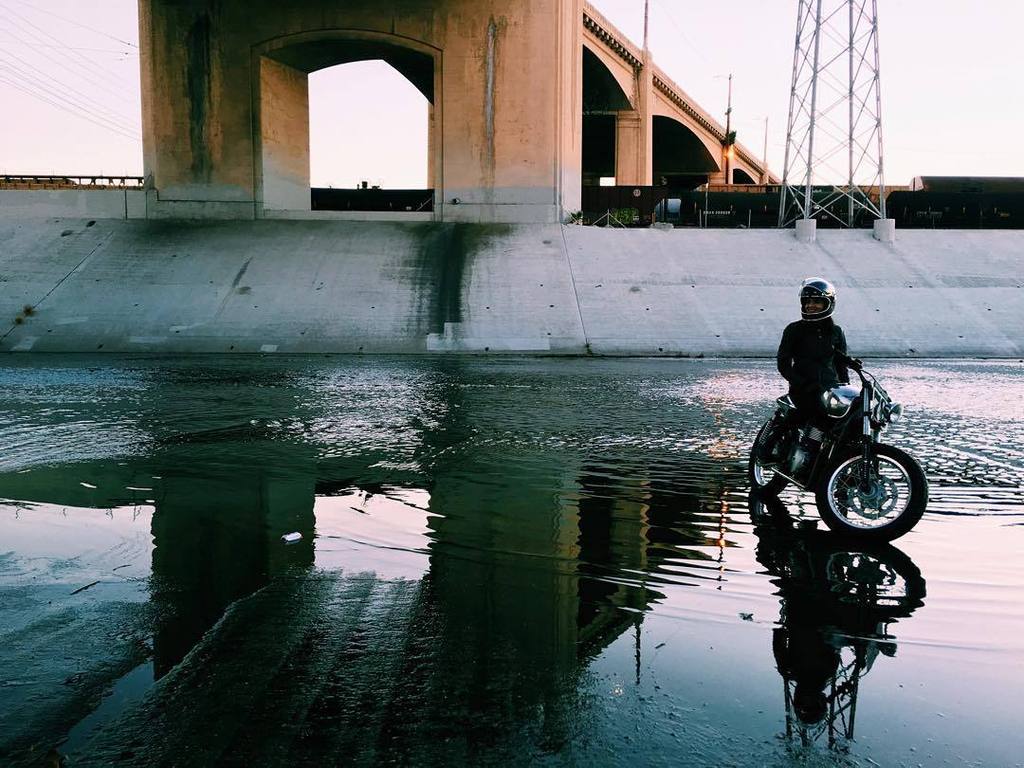 Absolut_Moto's tweet image. Seek more - Tiny Daggers x LA

#BCbuilt #tinydaggers... overboldmotor.co #caferacer #tracker #scrambler #mo…