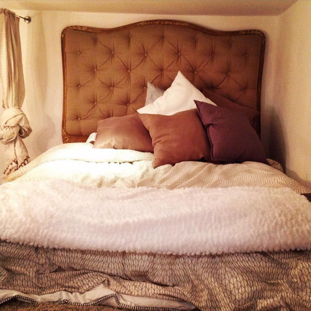 abroad_me's tweet photo. This is why I chose Airbnb 😍💤🇪🇸 #airbnb #madrid #spain #españa #travel #adventure #instadaily #travelgram #studyabr… https://t.co/4p4qcd4Gle