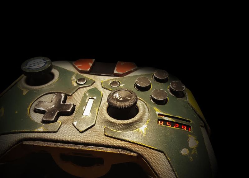 xboxuk's tweet photo. We 💚 this custom #StarWars Xbox One controller https://t.co/PlX3tzs8sD