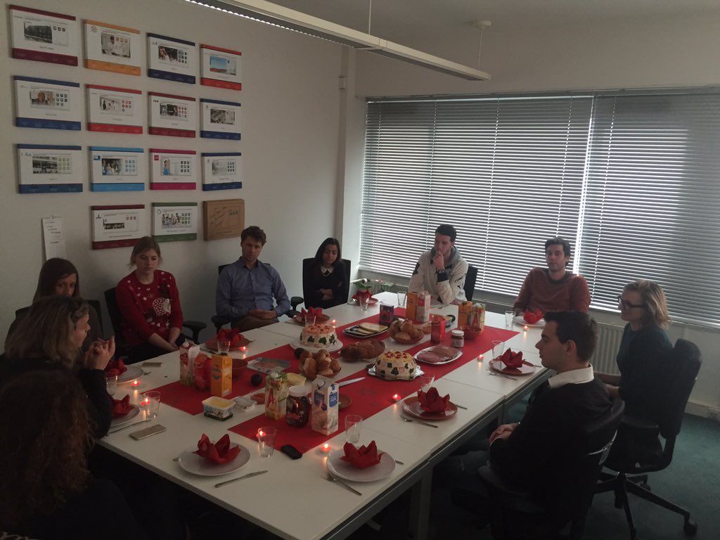 Kerstlunch met het @PAZIO_portaal team. #trots op behaalde resultaten