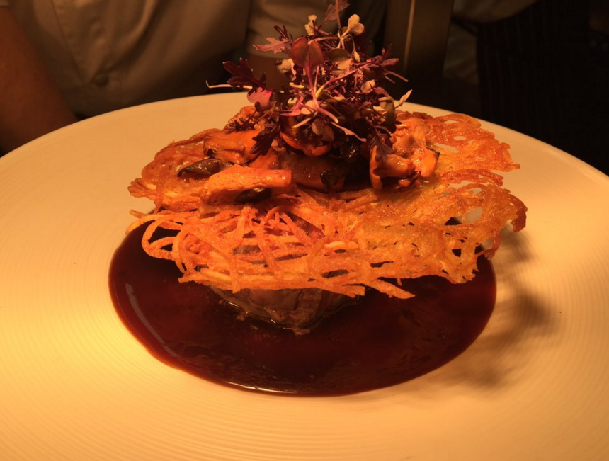 EdgeStNQ's tweet photo. Try this beautiful beef fillet with potato wafer at @63DegreesNQ - a perfect winter warmer! https://t.co/8eZlTcUzFh