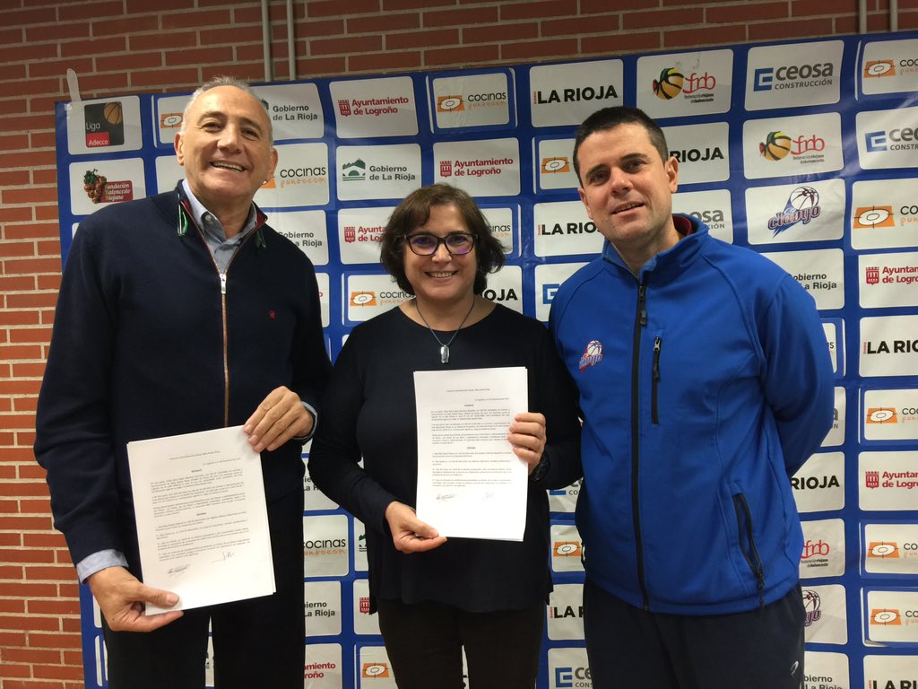 CBCLAVIJO's tweet photo. Firmando el acuerdo con @BabyBasketRioja! https://t.co/uW2mL1HmSr