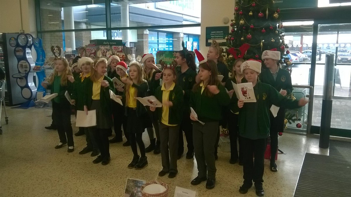 OrmistonDenes's tweet photo. A lovely surprise for @jmayo1804 who was greeted by pupils from @OBPrimary entertaining shoppers today. https://t.co/Q0nhjeBC6D