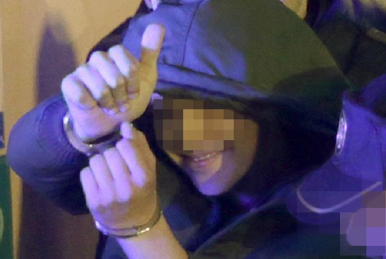 AVANCE | El joven agresor es familiar de #Rajoy lavozdegalicia.es/noticia/elecci…