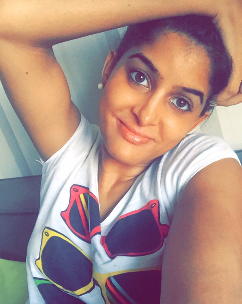 anishadixit's tweet photo. Hiyaa! There is a small announcement coming out in just a bit.. Do keep an eye on my Channel π» #booooo #BackInMumbai https://t.co/e6Qfm0aFSr