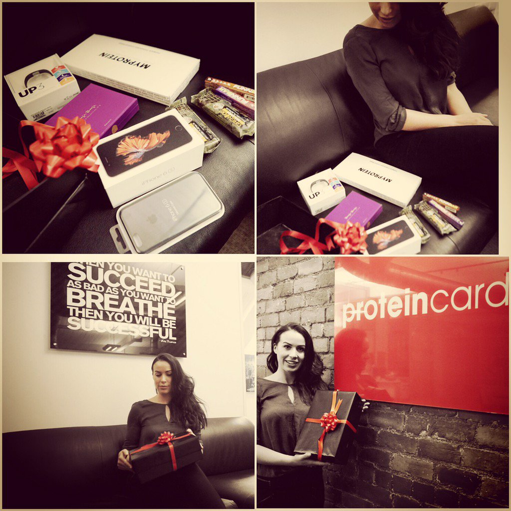 TheSuppsClubUK's tweet photo. ***DRUMROLL! Super happy to meet #BLACKBOXFRIDAY winner Steph Hipkin yesterday! Felt like Santa 🎅🎁💪 https://t.co/rTaP0161j8
