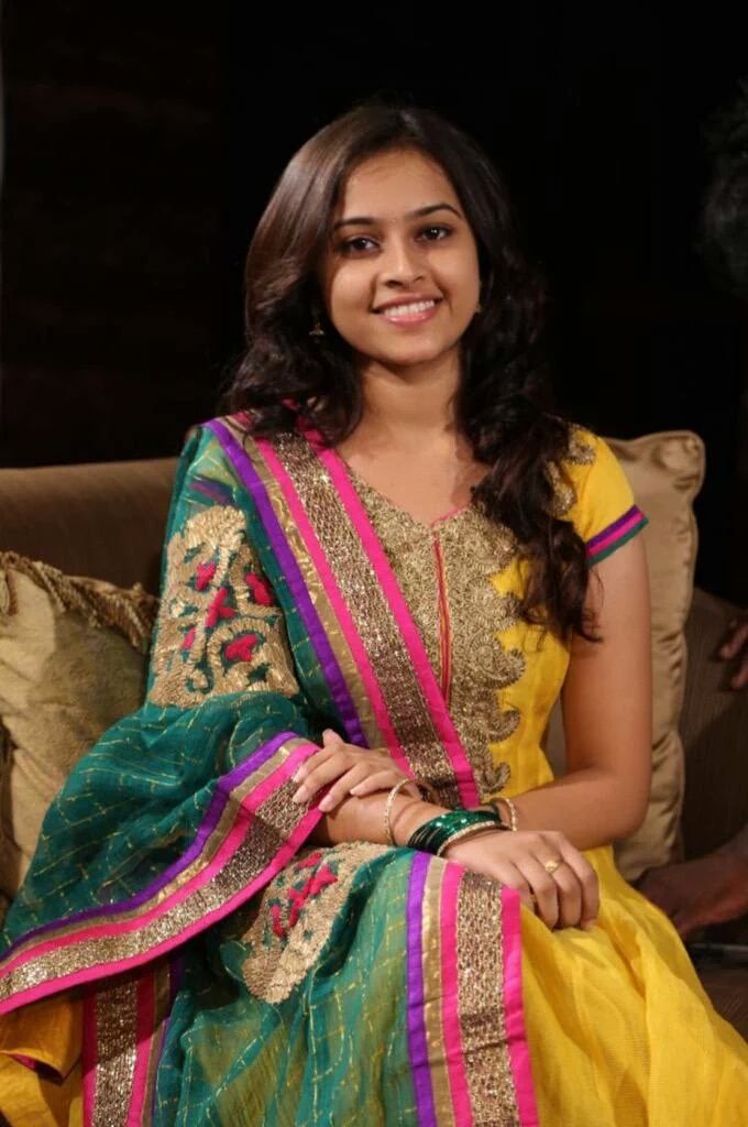 SriDivya007's tweet photo. Feeling happy tweets 😀😘 https://t.co/geLcsbeafS