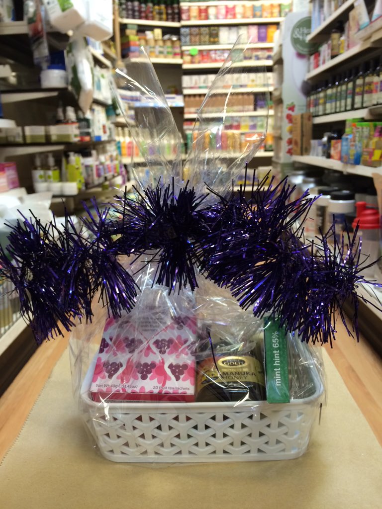 OasisHealthLtd's tweet photo. Check out our #ChristmasBaskets  containing manuka honey, tea and natural #chocolate ! The perfect #ChristmasGift :) https://t.co/yV6FNSH1xG