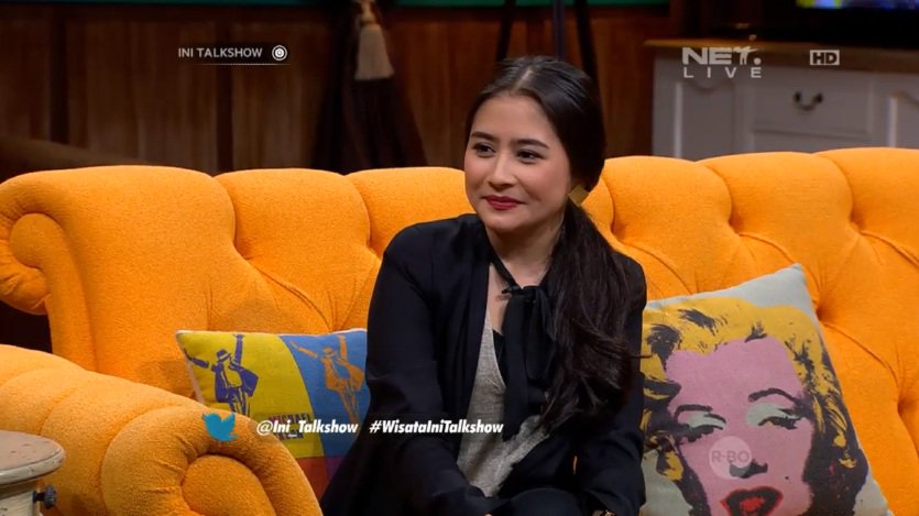 mdtvindonesia's tweet photo. Selain memiliki bisnis kosmetik, @PrillyBie jg memiliki bisnis tas yg digambar sendiri.. @Ini_Talkshow https://t.co/bNvpIWaBE8