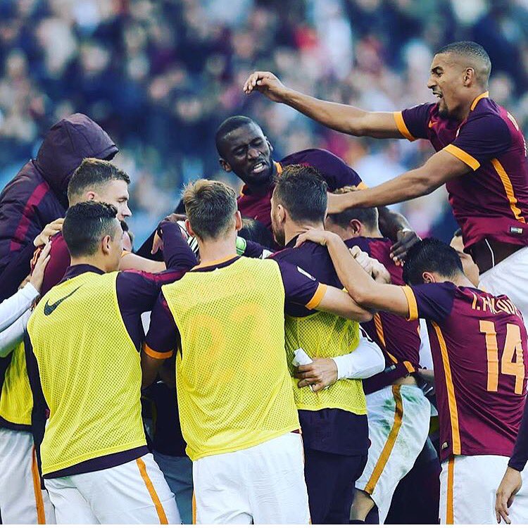 EdDzeko's tweet photo. Never give up on something that you can’t go a day without thinking about! #forzaroma https://t.co/AB2GWNr9ao