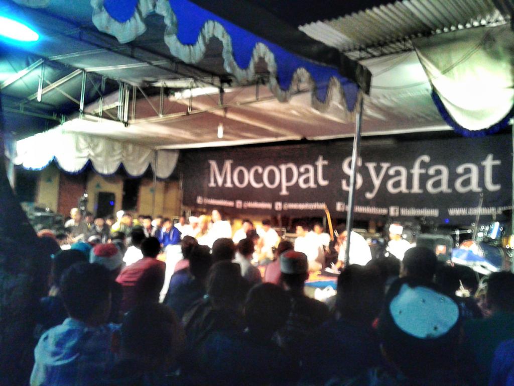 Hujan tak berarti bermaiyah

#maiyahjogja
#mocopatsyafaat
#maiyah