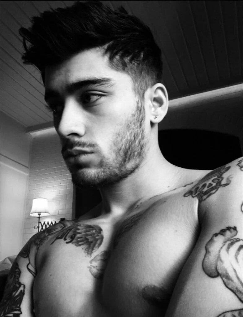 0000Dir's tweet photo. 脱退してもOne Directionにおった時のように、祝いたい💕
Zaynの誕生日までに1102RT目指す！
ほんとに、達成したい！
#Zayn
#RTした人全員フォロー！
#VideoMTV2015 One Direction https://t.co/b7LYbXGGzF