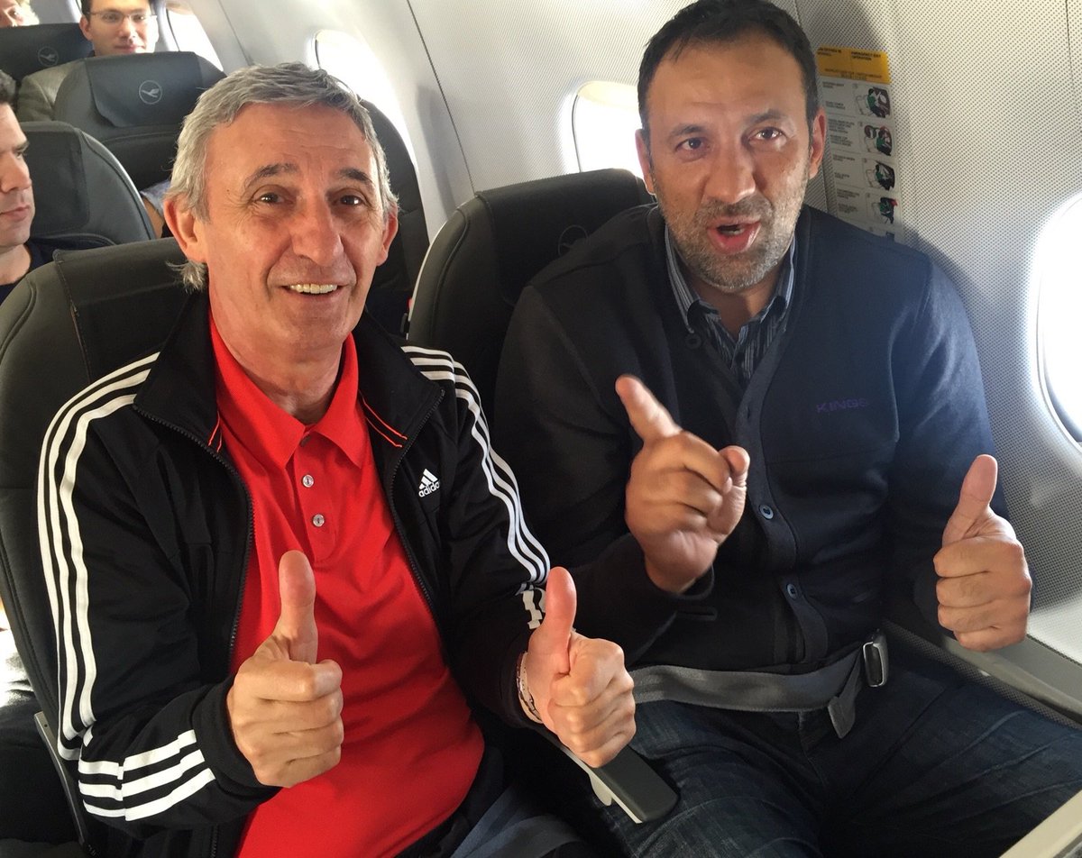 I heard u're a player nice to meet u. I'm the coach! on our way to belgrad @fcb_basketball #euroleague #vladedivac
