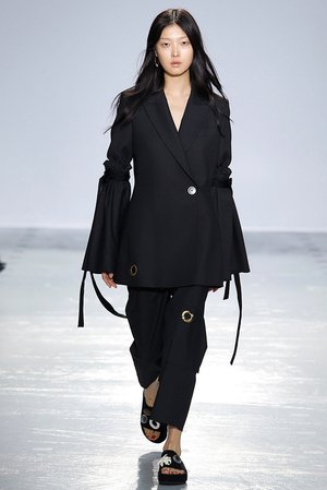 modadc's tweet image. #Moda por Ellery