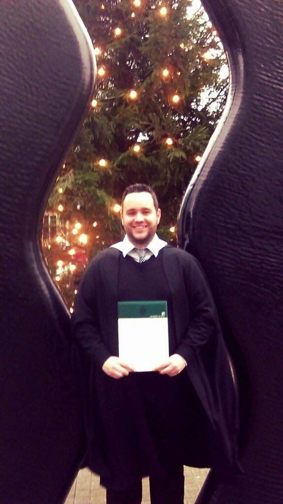 ryanbury92's tweet photo. Just call me the Master... #LeedsGrad15 #LeedsCTS ☺️☺️☺️ https://t.co/C2fS9IOBmx