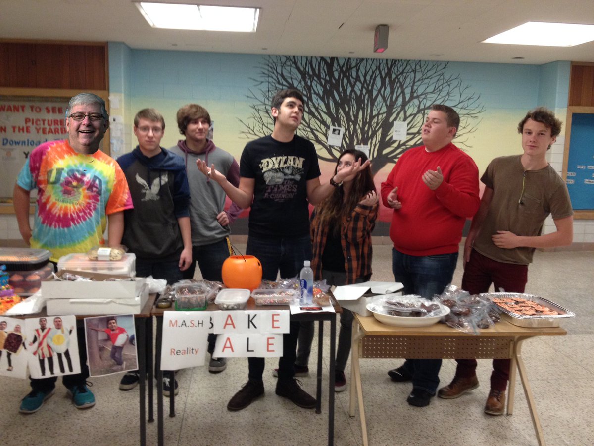 MashRealty's tweet image. #tbt to our bake sale #highballers #ballinonabudget #mash #urmumlikesmash