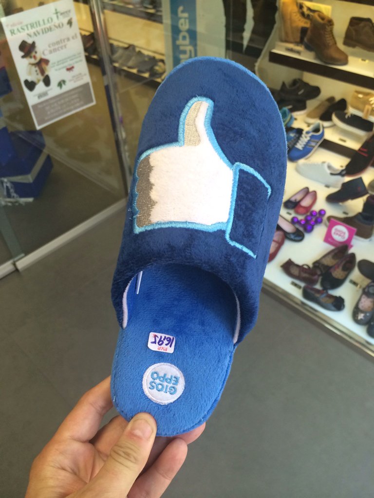 <a href="/Gioseppo/">Gioseppo</a> nos encantan las zapatillas de la <a href="/PVFACEBOOK/">Peña V. del Facebook 💯</a>, lastima que no queden del 45.