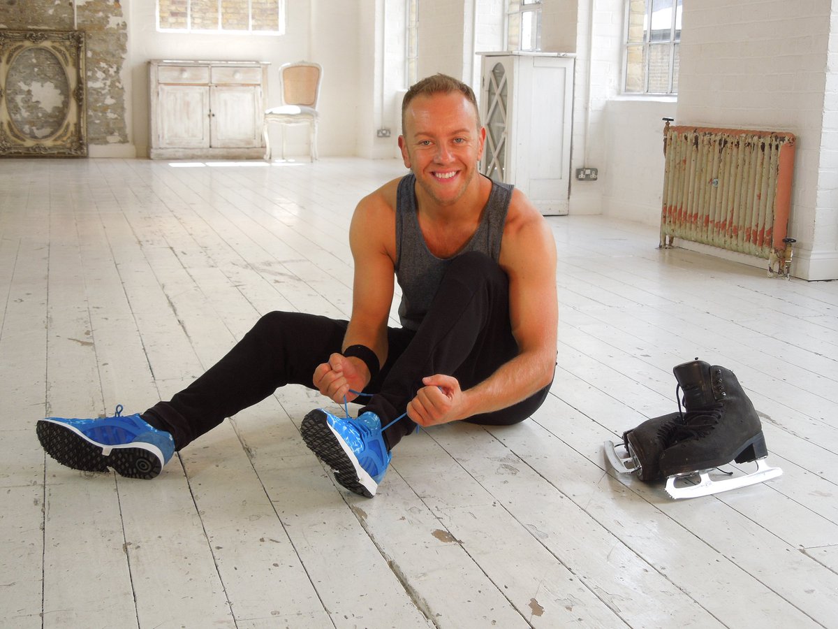 HoundshillSC's tweet photo. Tomo we will have @TheDanWhiston at the Centre from 1pm to launch his fitness DVD #DanceFit #BlackpoolFun https://t.co/wDnUqEitry