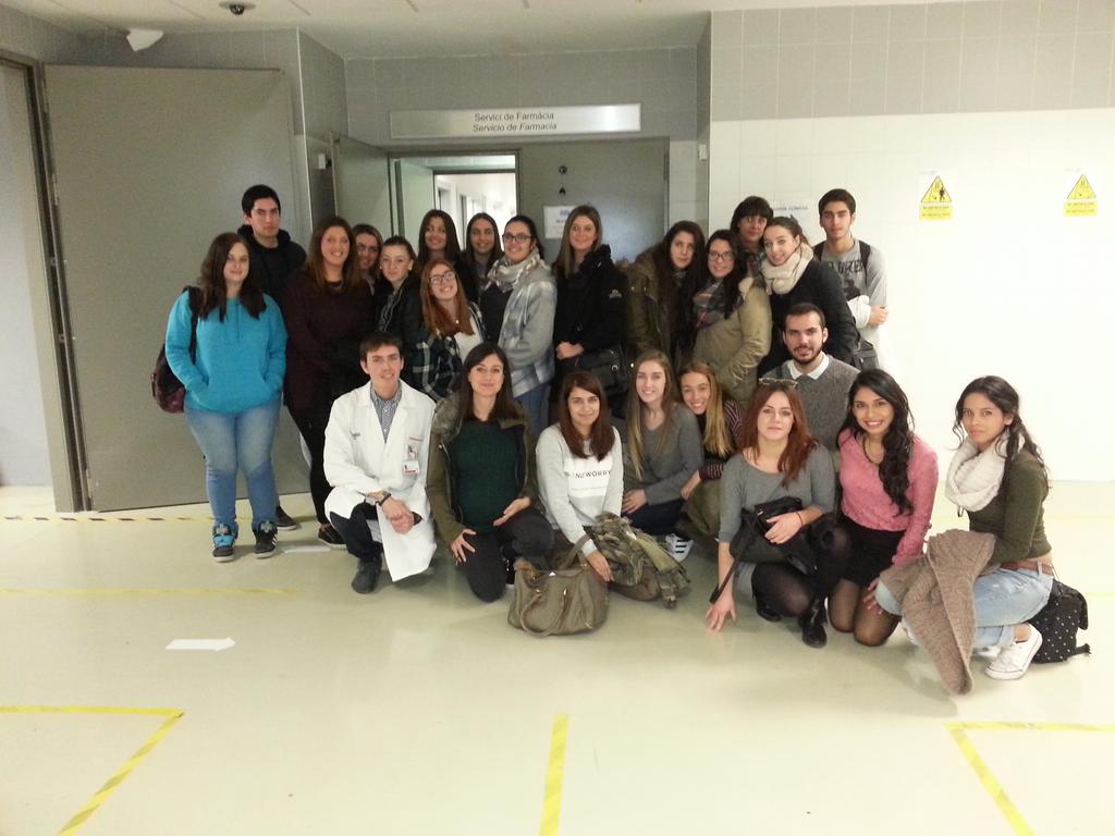 alma_epx's tweet photo. 2° B y C F&amp;P han visitado el Servicio de Farmacia del Hospital La Fe #FarmaciaHospitalaria #Volvemosencantados https://t.co/10pQOd3QXY
