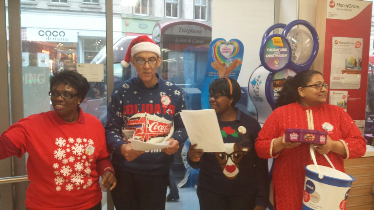 UShampa's tweet photo. Xmas carols by MONUMENT TEAM🎄🎄🎄🎍🎋 https://t.co/Tzjm5nHwtp